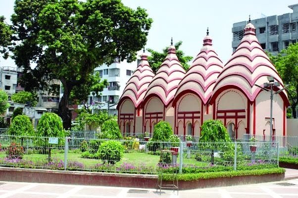 Dhakeshwari Jatiya Mandir Bakshi.jpg