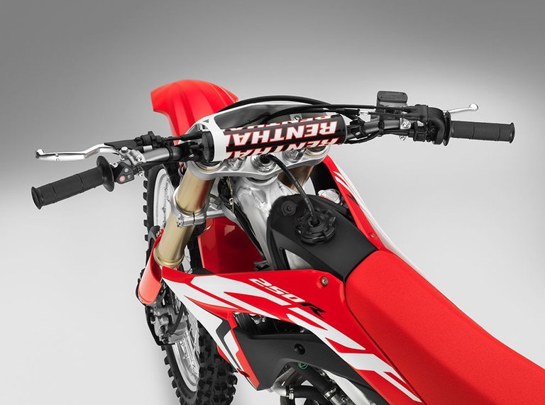 18_CRF250R_HANDLEBAR_REAR.jpg