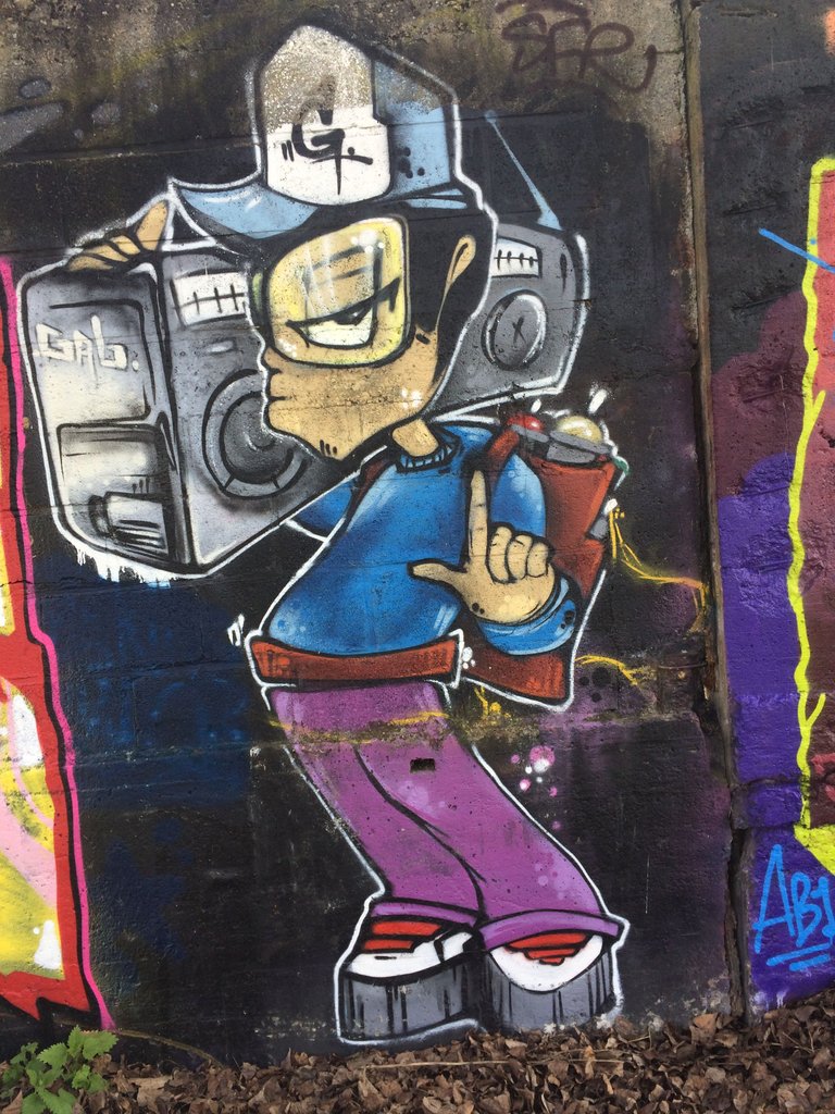 ParisSuburbsStreetArt_0011.jpg