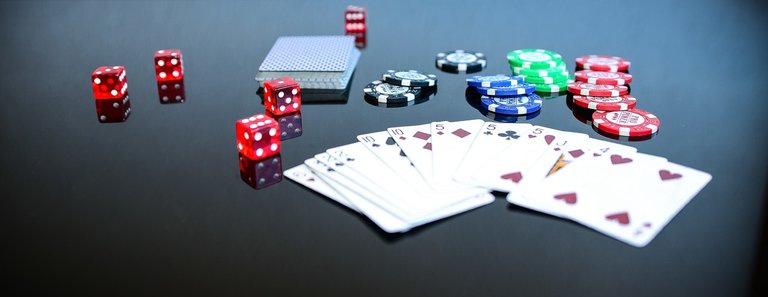 poker-game-play-gambling-163828.jpeg