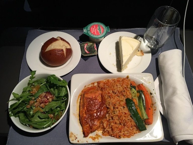 airplanefood.JPG