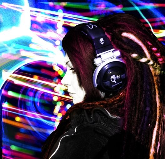 rave girl dj.jpg