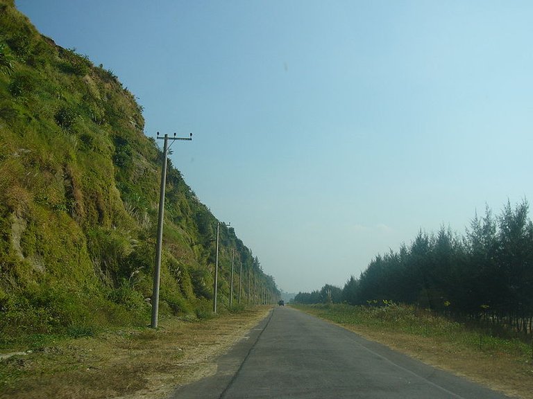 800px-Cox_Bazar_Marine_Drive_1.JPG