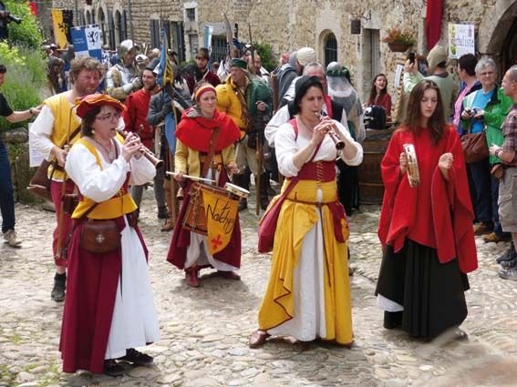 Pérouges-Fête-médiévale.jpg