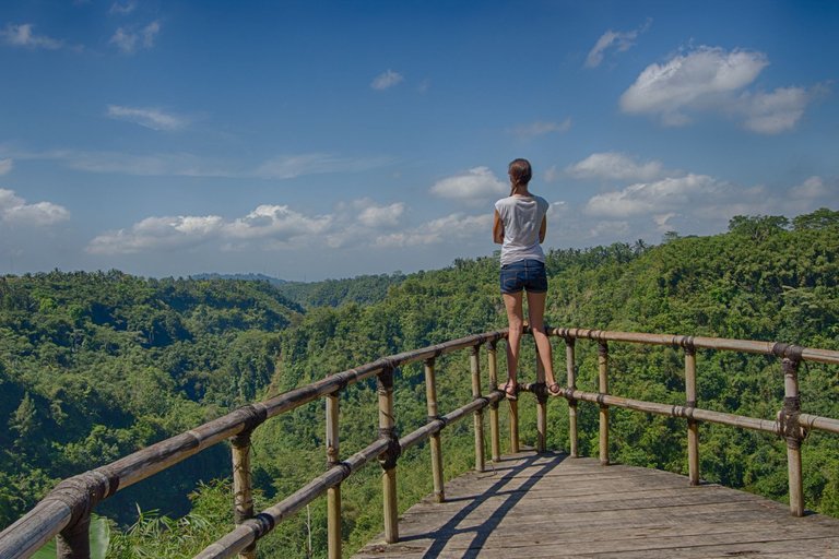 Bali Lookout Oktober.jpg