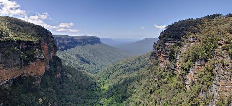 1280px-Jamison_Valley,_Blue_Mountains,_Australia_-_Nov_2008.jpg