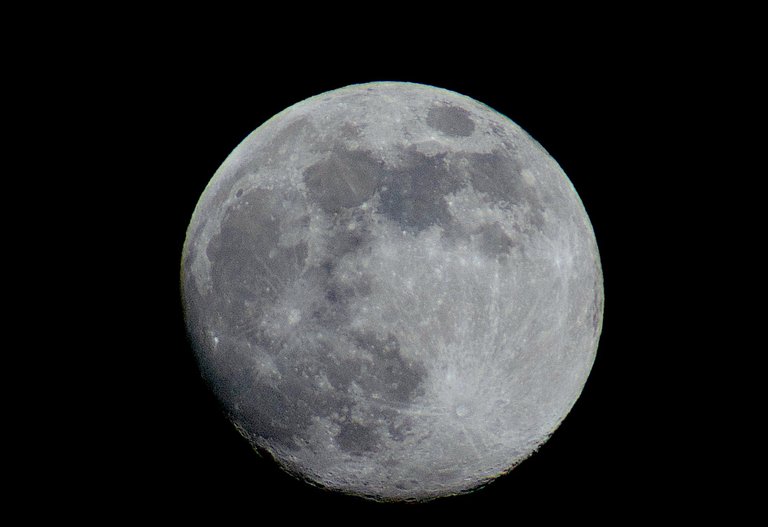 moon-2382616_1920.jpg