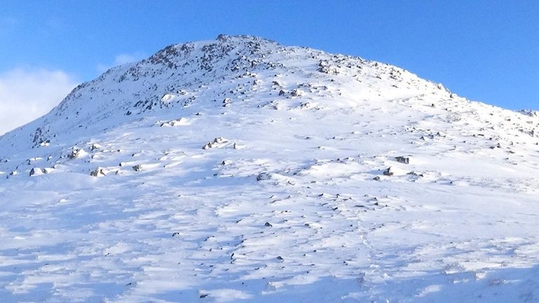 13 Stob a Coire Raineach from bealach (Mam Buidhe).jpg