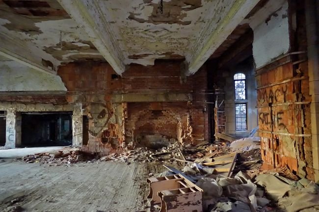 city-methodist-church-abandoned-gothic-ruins-gary-indiana-04.jpg