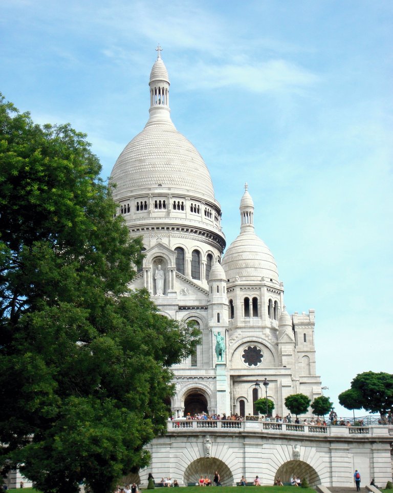 Approaching Sacre Coeur 5068.jpg