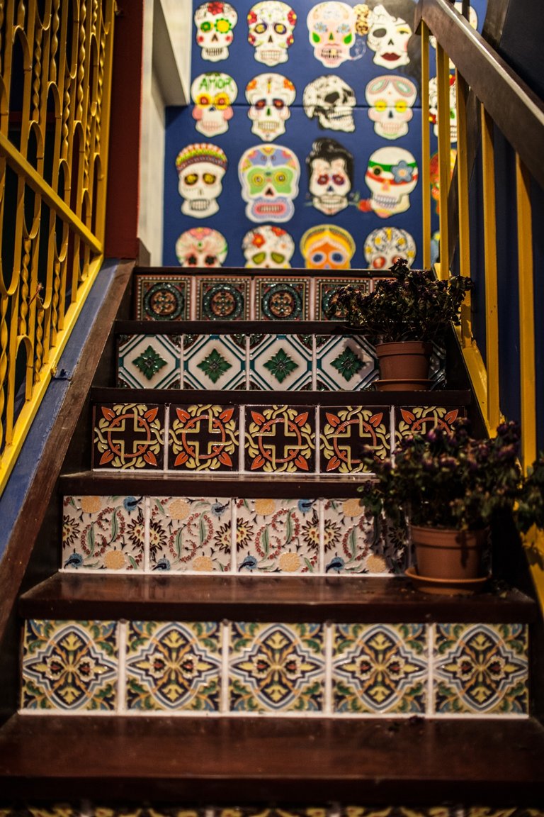 stairs_tiles_skulls.jpg