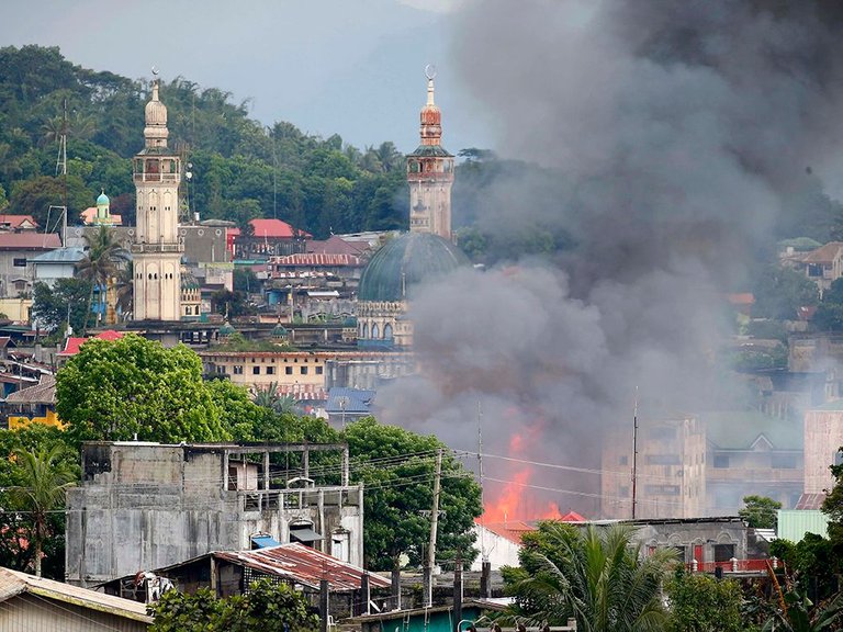 airstrike-marawi-city.jpg