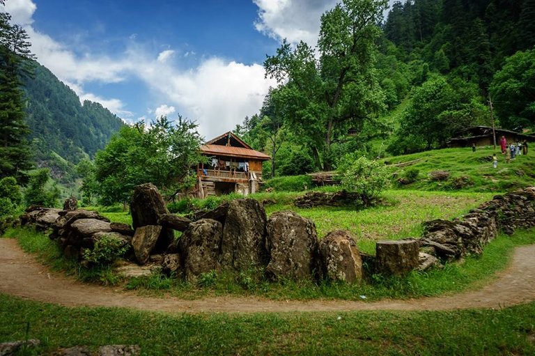 20-Dawarian-Neelum-Valley-Azad-Kashmir.jpg