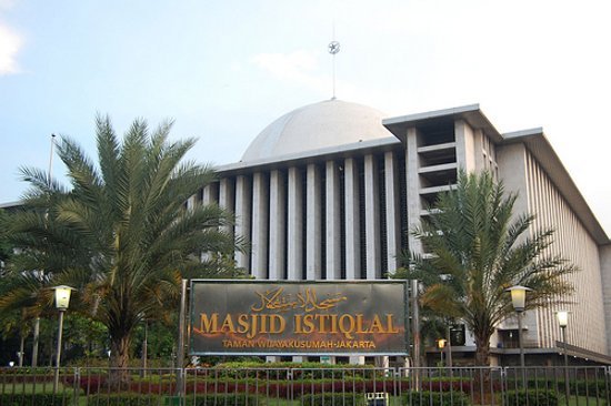 masjid-istiqlal-1-largejpg.jpg