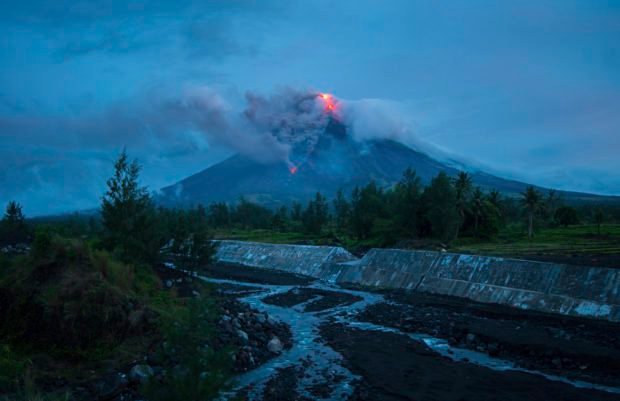 mayon.jpg