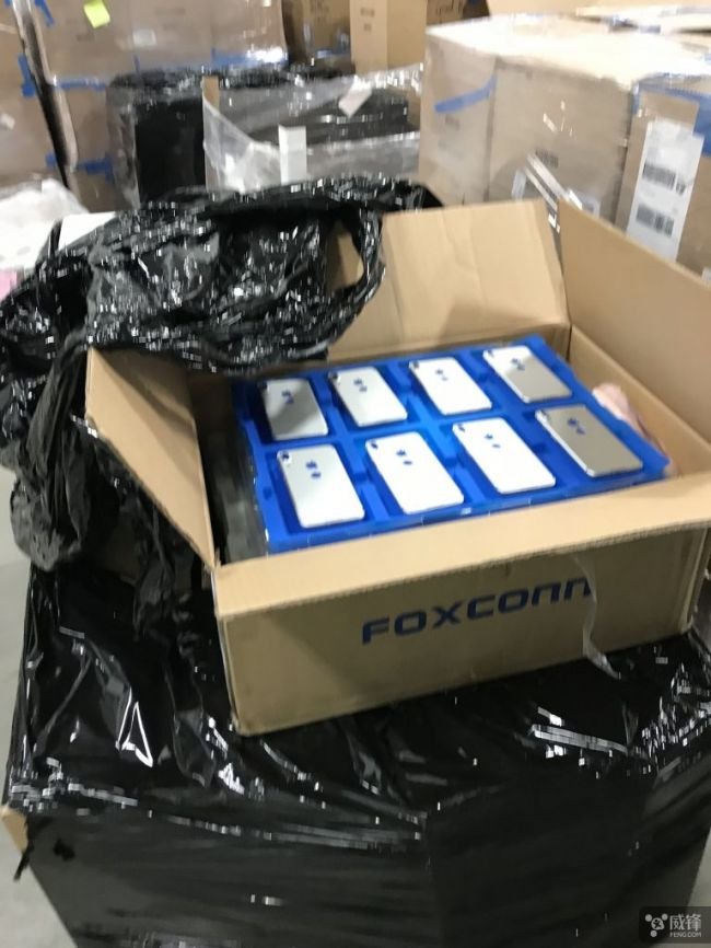 iPhone-8-leak-Foxconn-box.jpg