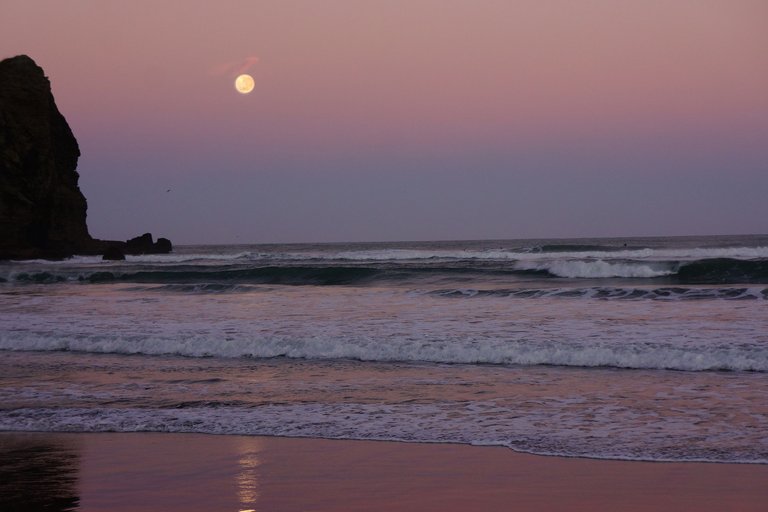 Full moon set Piha medres.jpg