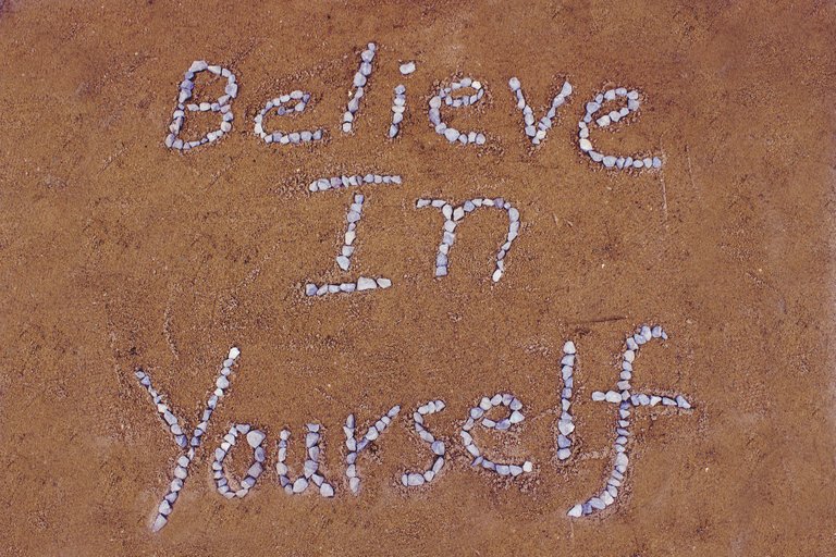 believe-in-yourself-2636203_1920.jpg