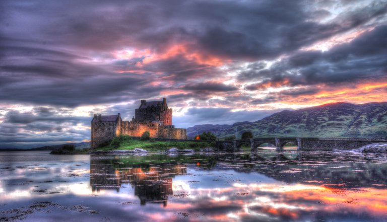 Eilean Donan - HDR -009g.jpg