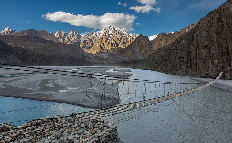 Hussaini Hanging Bridge, Pakistan.jpg