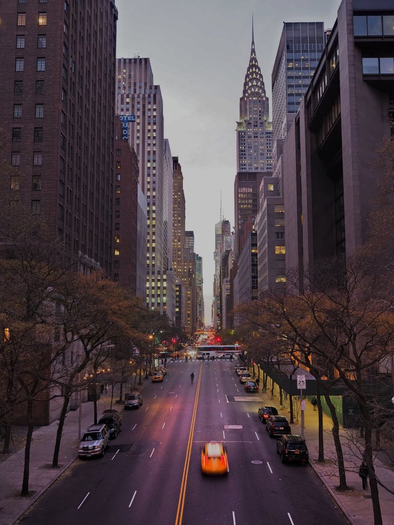 PB210445-tudor-place-yellow-cab-nyc.jpg