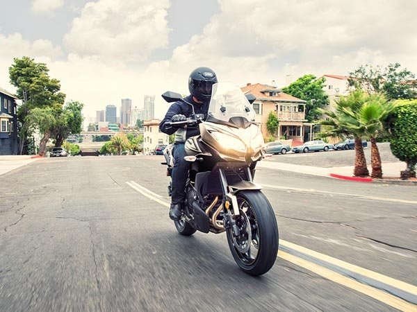 15-1510745619-2018-kawasaki-versys-650-launched-in-india-6.jpg