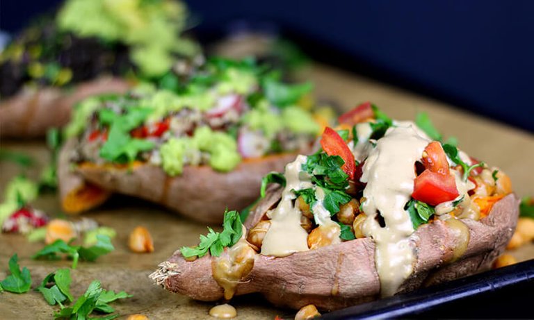 6. Stuffed potato with chiackpeas.jpg