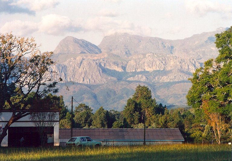 Chimanimani,_Zimbabwe1.jpg