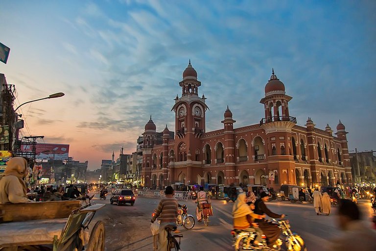 800px-GHANTA_GHAR_MULTAN.jpg