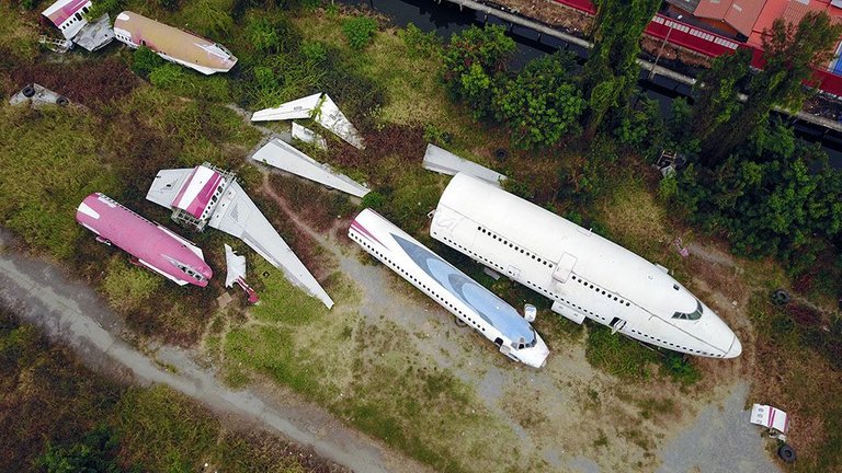 bkk-airplane-graveyard-2.jpg