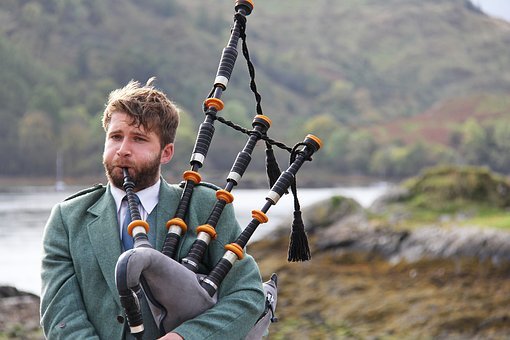 bagpipes-3031491__340.jpg