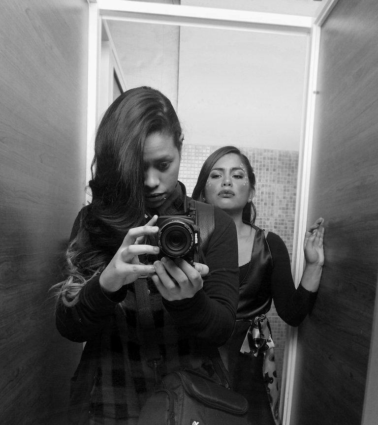 MAY Y YO BLANCO Y NEGRO.jpg