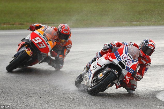 marquez_vs_dovizioso_sukanyamotor.jpg