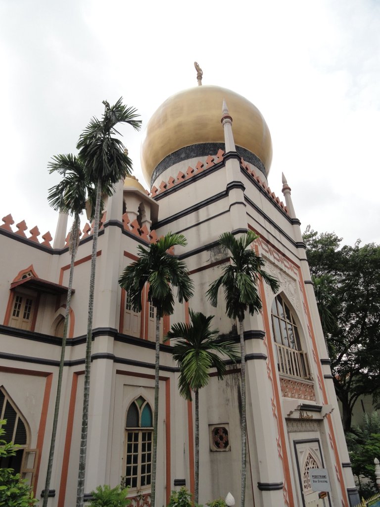 City bus tour 8 - Arab Street Sultan Mosque.JPG