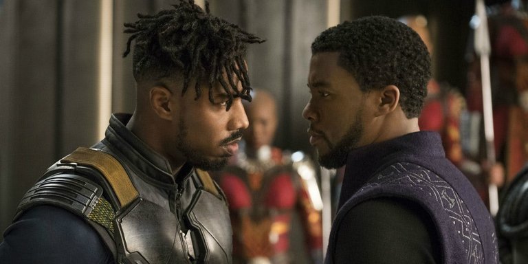 Killmonger-and-TChalla-Black-Panther-e1519141115492.jpg