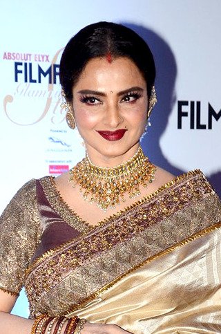 Rekha_grace_Filmfare_Glamour_&_Style_Awards_2016_(22)_(cropped).jpg