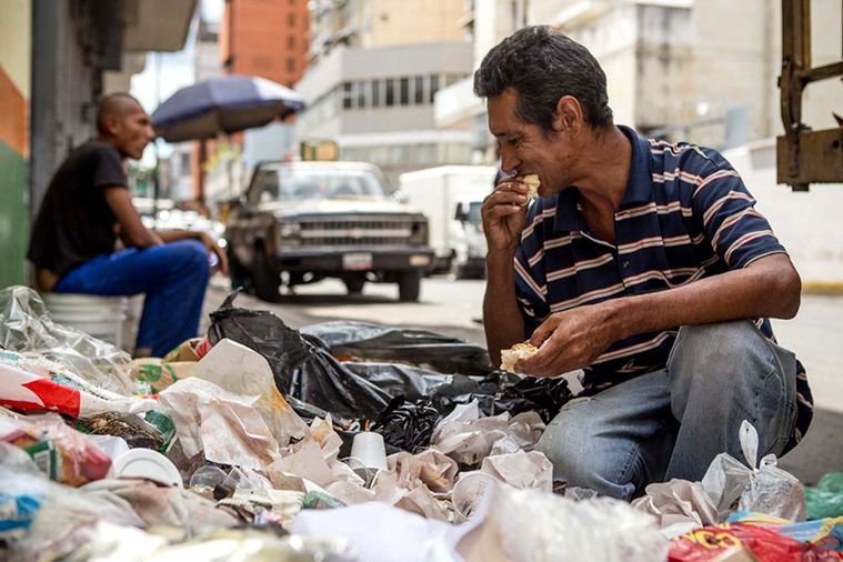 venezolanos-comen-basura-desperdicios-basurero-hambre-socialismo-3.jpg