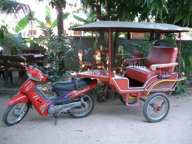 tuk-tuk-service-12-usd-day-siem-reap-cambodia+1152_13094955403-tpfil02aw-30458.jpg