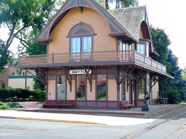 Dayton WA Train Station2.jpg