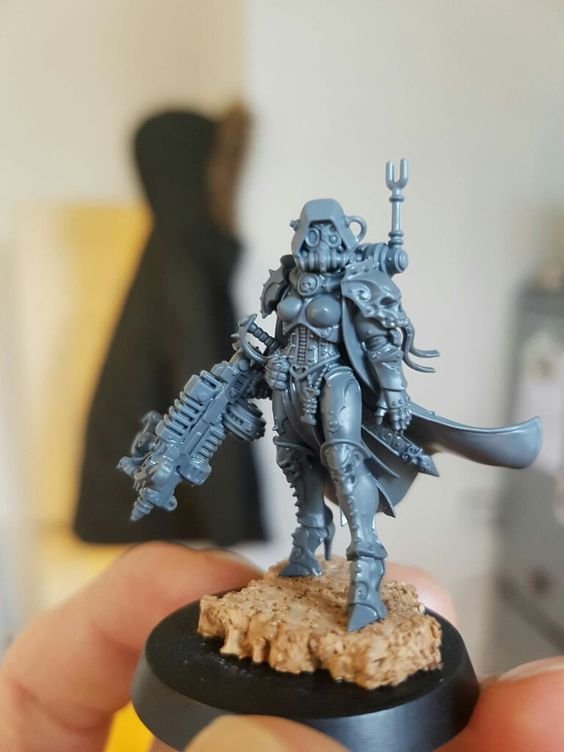 Inquisitor greyfax with skiitari ranger head and modified gun conversion.jpg