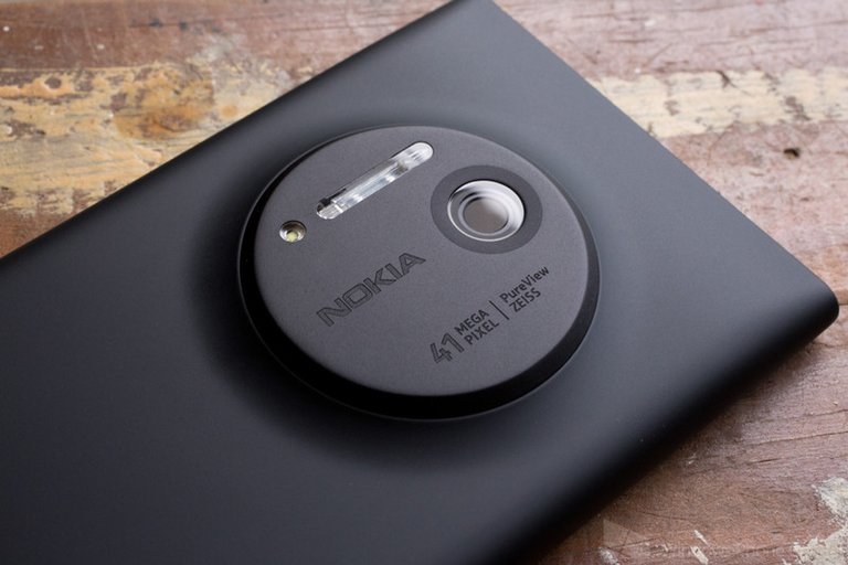 Nokia-Lumia-1020.jpg