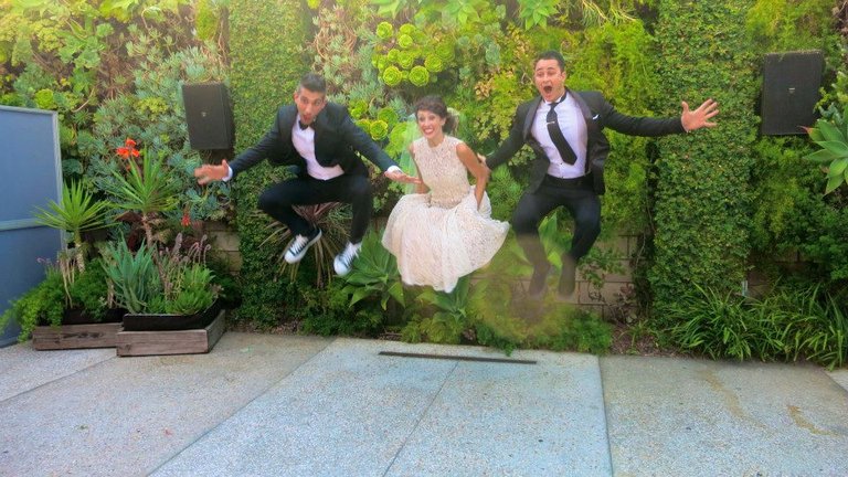 wedding_jumping_shot.jpg