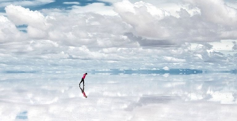 salar-de-uyuni-salt-flat-mirror-1.jpg