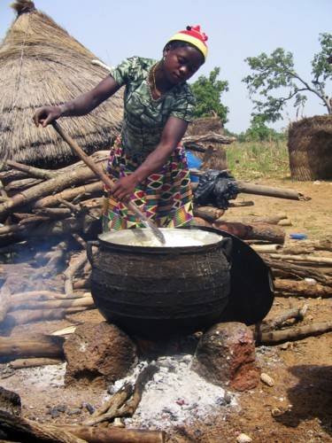 african-woman-cooking-4.jpg