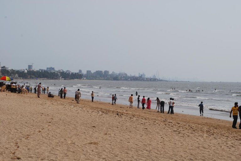 2.juhu-beach1.jpg