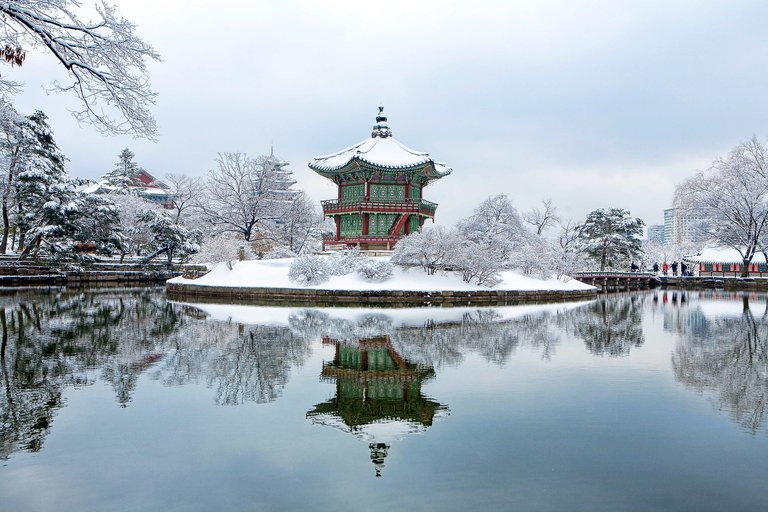 gyeongbok-palace-1214975_1920.jpg