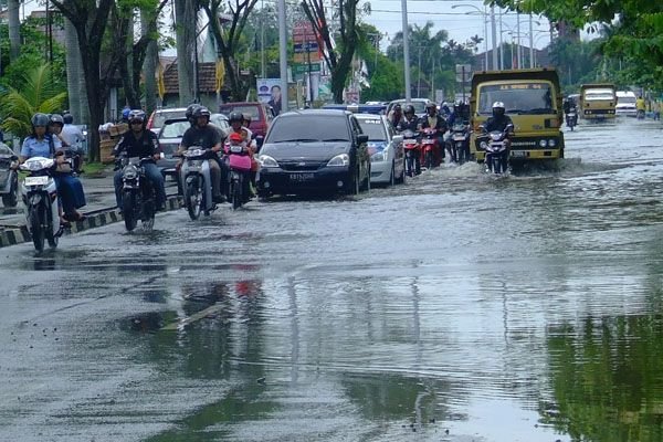 Diguyur Hujan, Sejumlah Ruas Jalan di Banda Aceh Tergenang Air.JPG