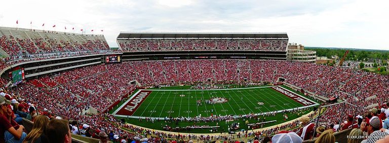 800px-University_of_Alabama_Bryant-Denny_Stadium_Panorama.jpg