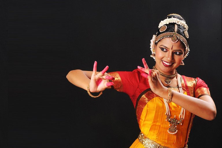 bharatnatyam2.jpg