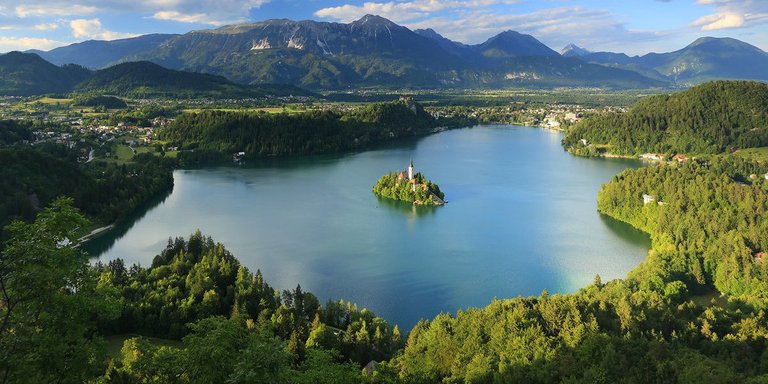 1-Lake-Bled_Visit-Lake-Bled_shutterstock-4.jpg